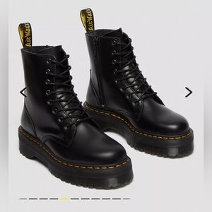 JADON SMOOTH LEATHER PLATFORM BOOTS [NWoT]